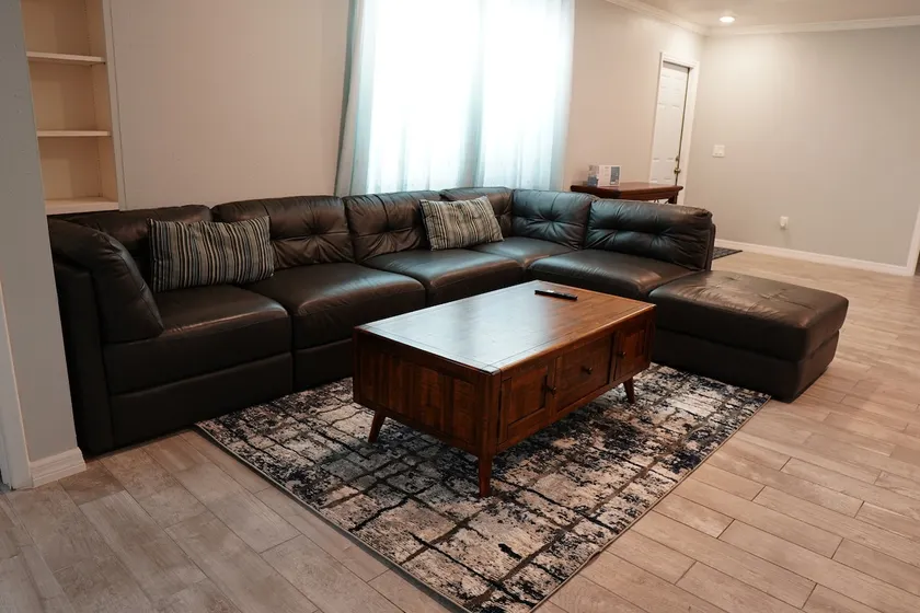 Spacious Home with Luxury Finish - Image 1