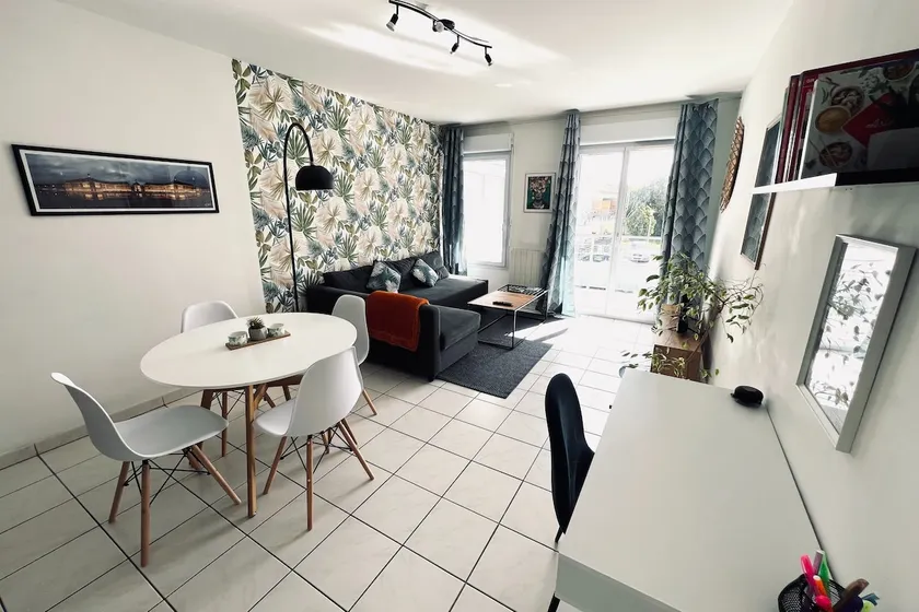 Comfortable cocoon 5 minutes from Saint-Jean train station - Image 1
