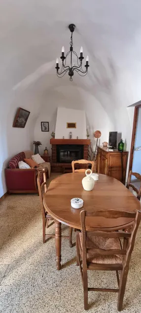 Authentic family home. - Image 1