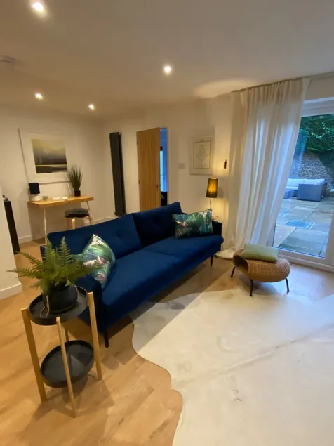 The Hideaway - With Large Courtyard Garden - Image 1
