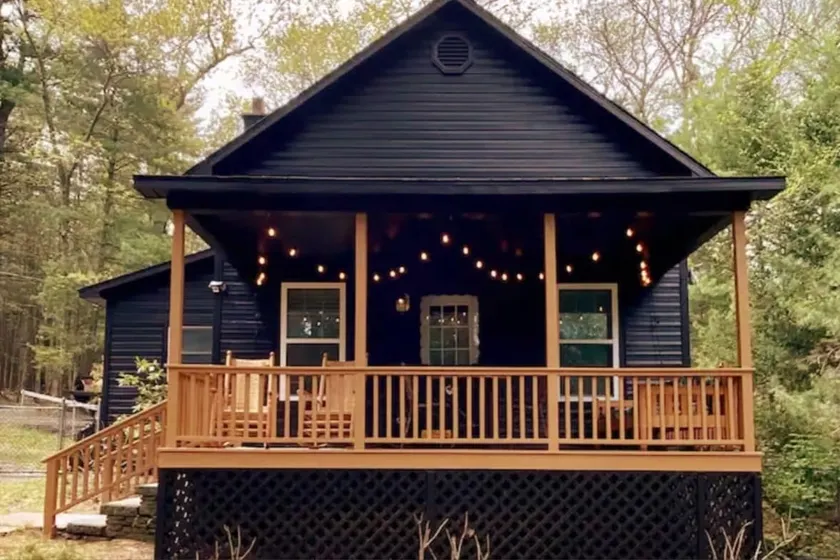 Cozy all season cabin w/private boathouse & dock! - Image 1