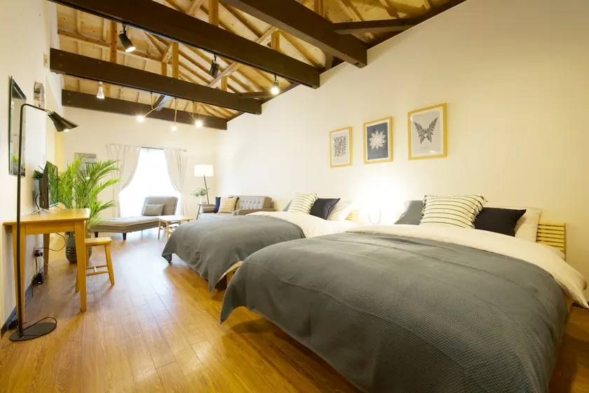 Red tile roof + Japanese-style townhouse * Up to 6 people * Open studio + free parking + Wi-Fi * MK563 - Image 1