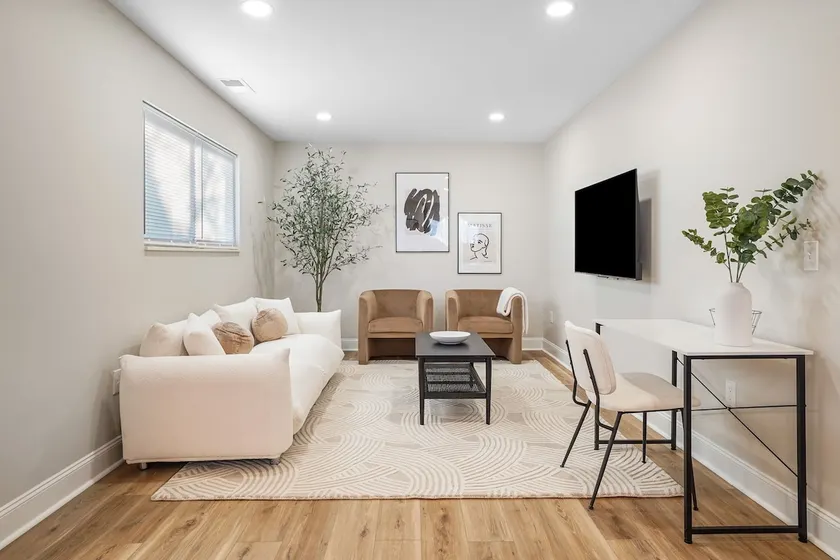 2 Bedroom | Hosts 5 | Near OSU + Downtown CBUS - Image 1