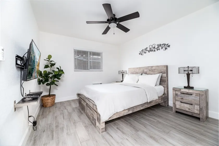 Comfy Condos at Middle River Apt 3 - Image 1