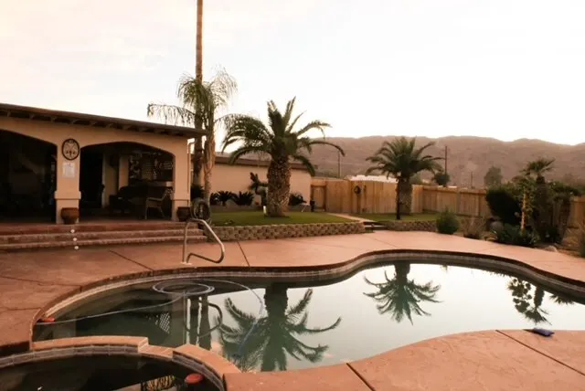 Amazing Desert Views - Image 1