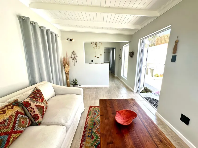Brunia Bay Apartment - Image 1