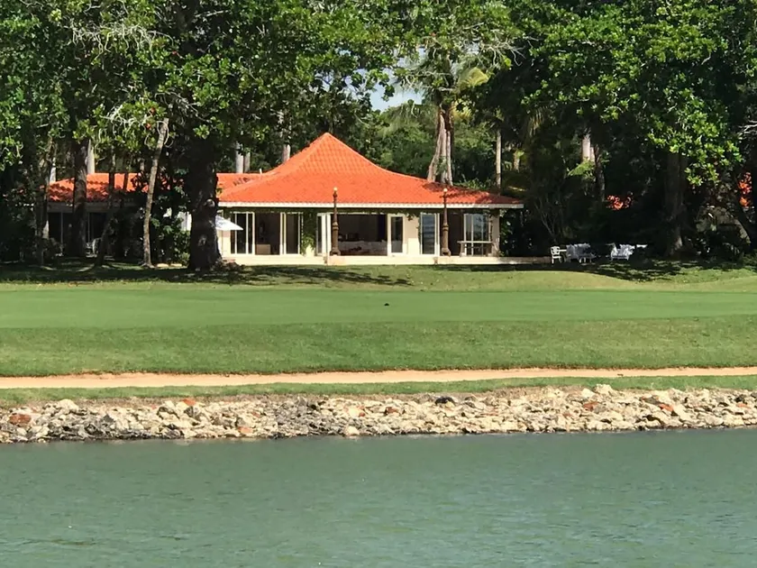 Espectacular Golf & Lake View 5 BR  Sleep 14 From 195.00 Night - Image 1