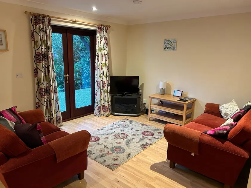 Creek Cottage - Image 1