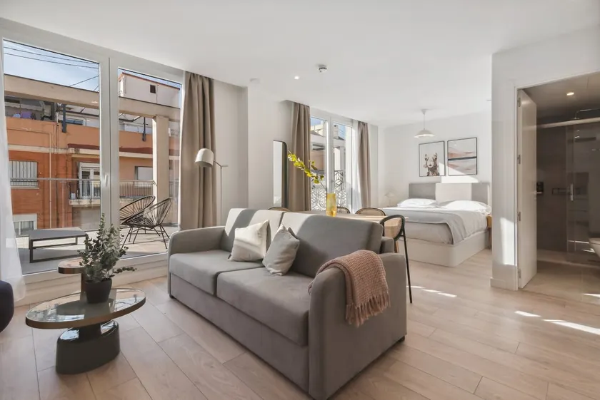 limehome Valencia Palau |Studio +Sofa Bed &Terrace - Image 1