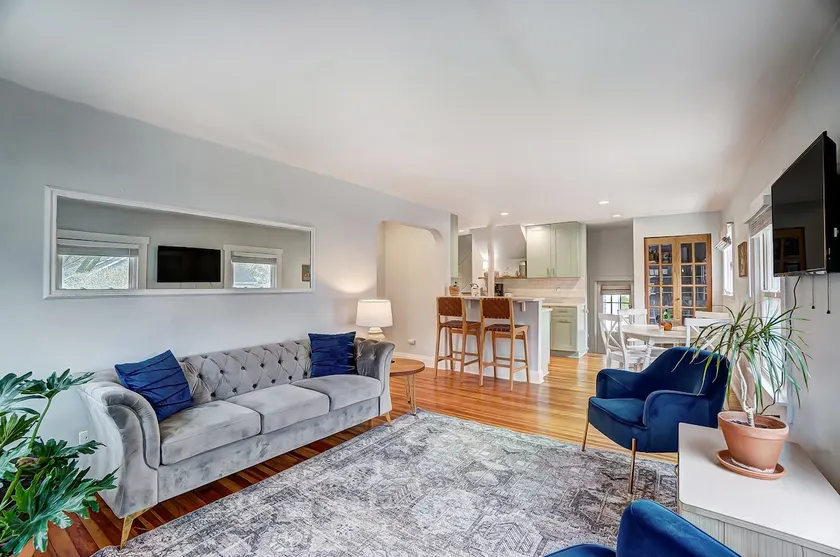 The Meeker House (Charming 3/4 Bedroom Home) - Image 1