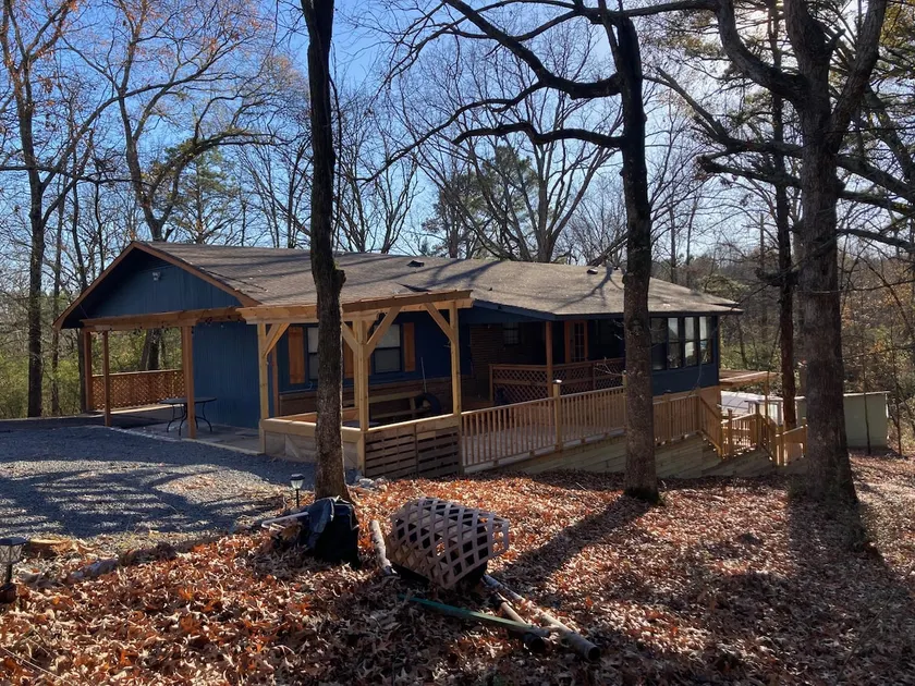 The Cabin in the City. - Image 1
