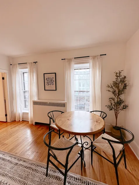 Cozy 2 Bed Downtown Walk-Up With Broadway Views - Image 1