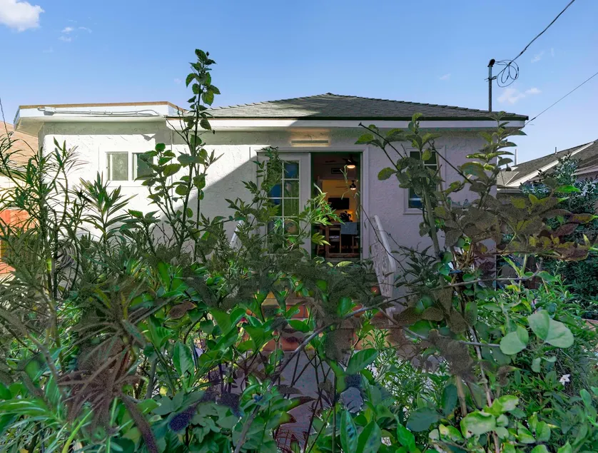 Entire Hollywood Suite 1 Bed+1 Bath+Free Parking - Image 1