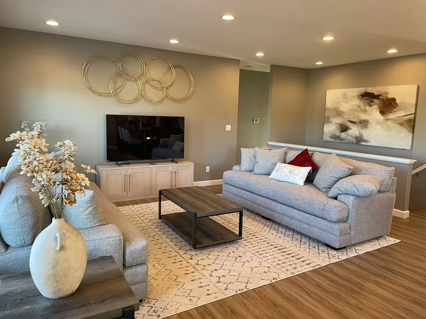 Cozy large family home. - Image 1