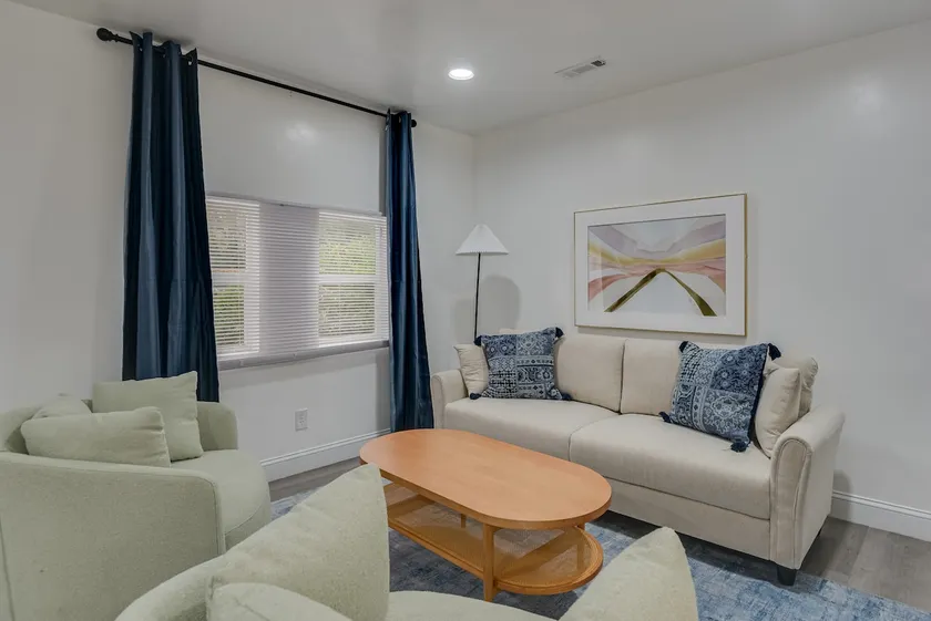 Tranquil Two Bedroom Retreat - Image 1