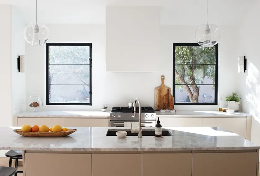 Modern Desert Retreat - Image 1