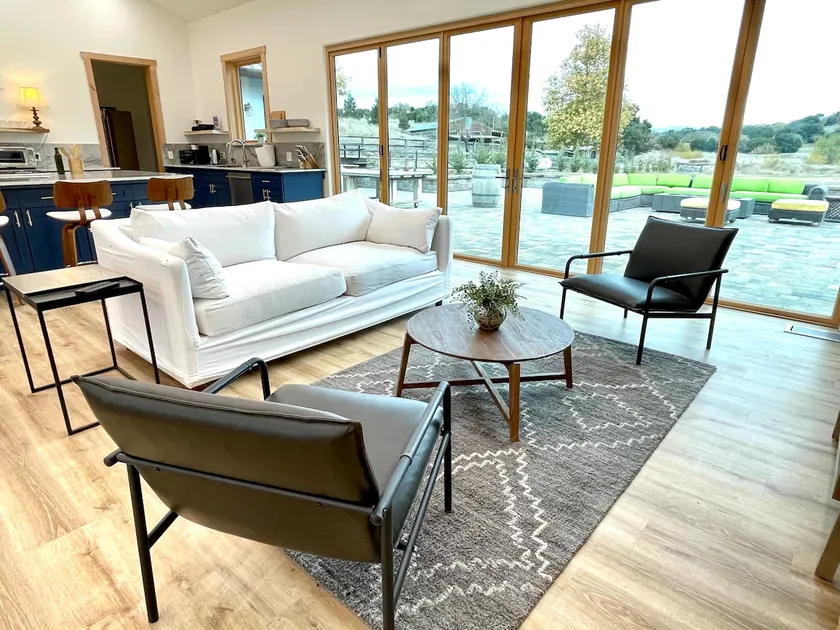 Coyote Creek Luxury: A Solvang Sanctuary - Image 1
