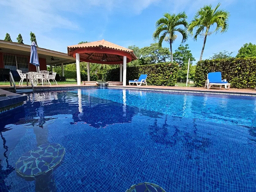 Two amazing homes with a pool - Image 1