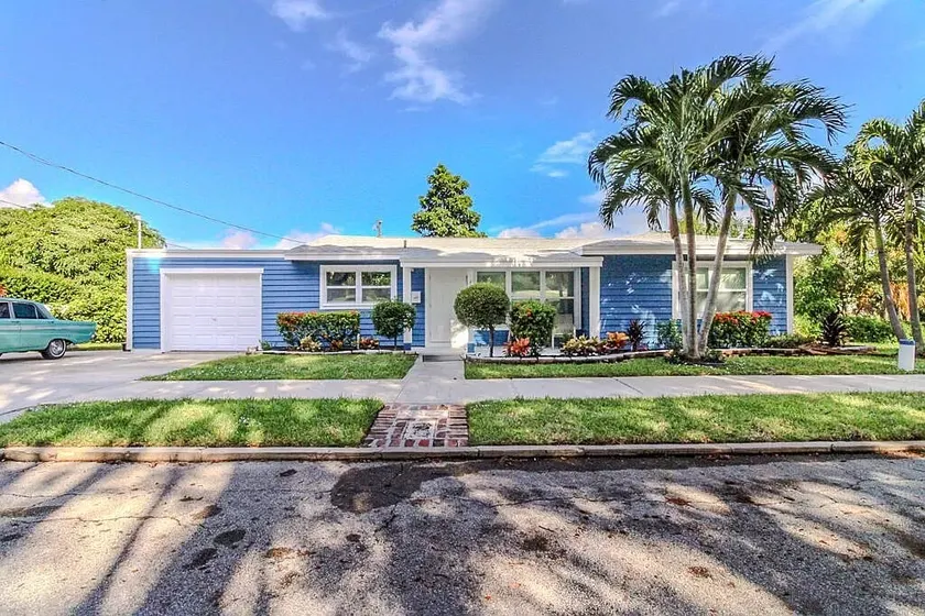 3 bedroom Casa Azul in Historic Northwood Hills - Image 1