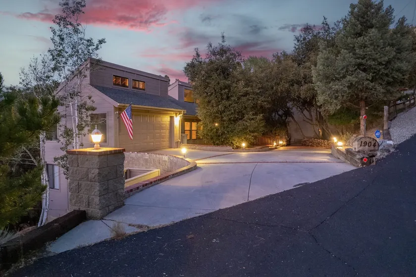 Romantic/Family Fun Upscale Vacation Rental-EV - Image 1