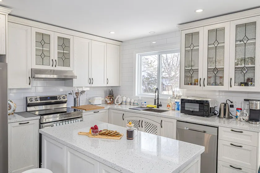 Family Oasis: 4BR & Full Kitchen & 2 Living Rooms - Image 1