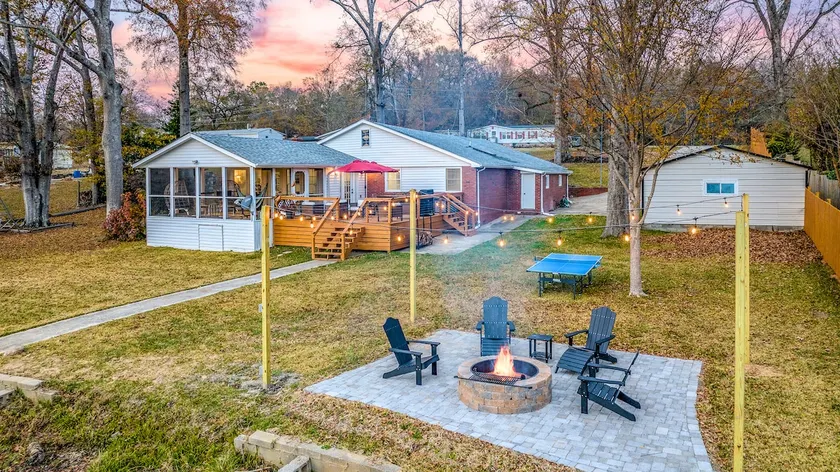 Lakefront Getaway: Fire Pit ~ Dock ~ Games! - Image 1
