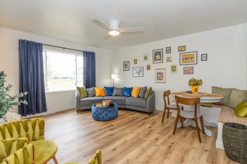The Spacious Kinnick Retreat | 3 BR - Image 1