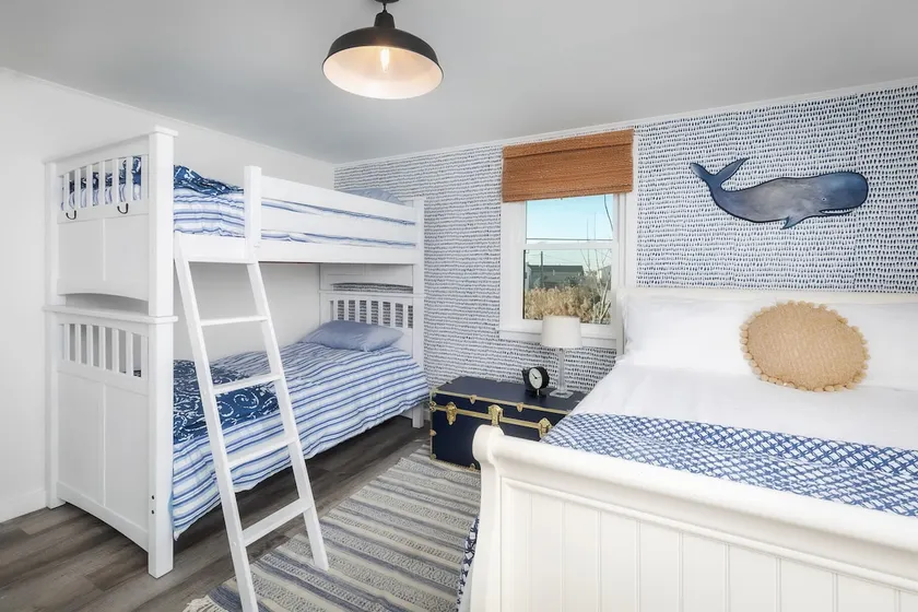 Post 12 Beach House | Sleeps 6 | Parking - Image 1