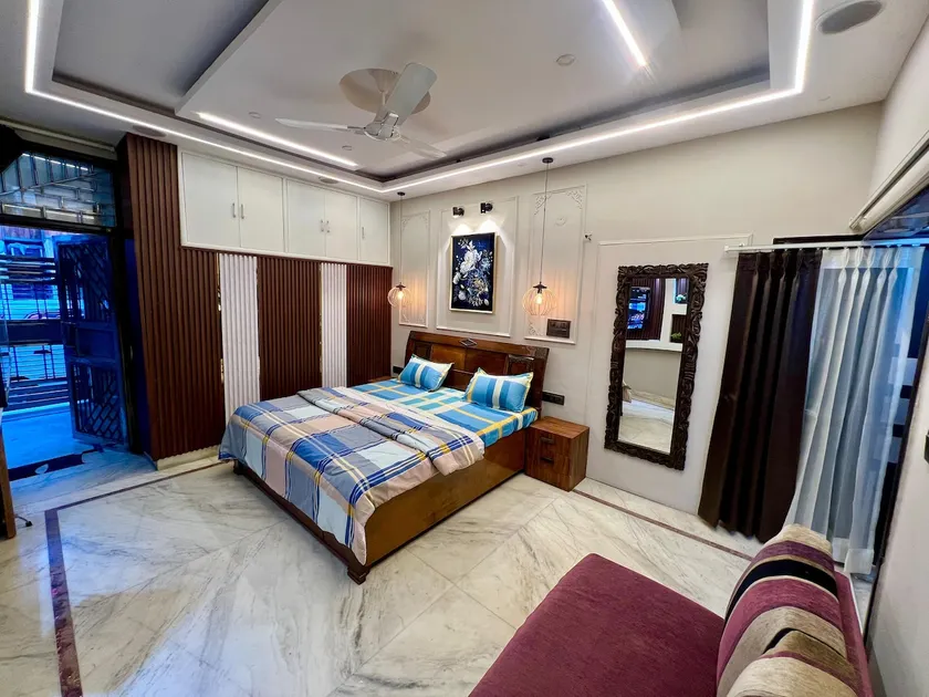 #Utopia-3 Studio Apartment - Image 1