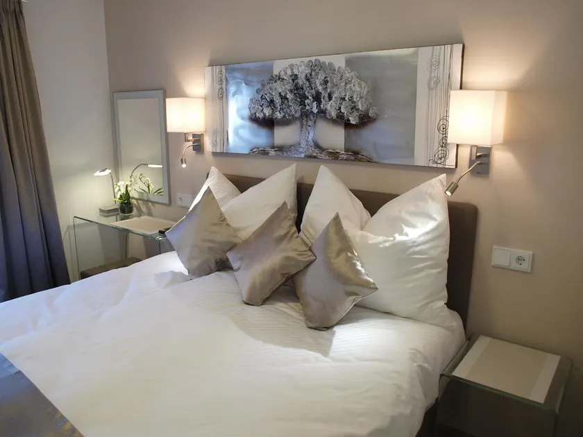 Lake View Apartment - Image 1