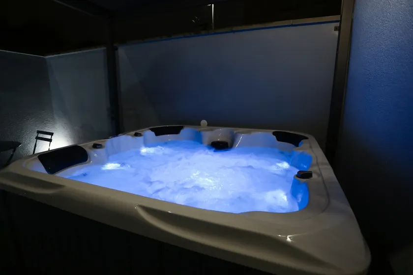 Cozy duplex with private hot tub in Strasbourg - Image 1
