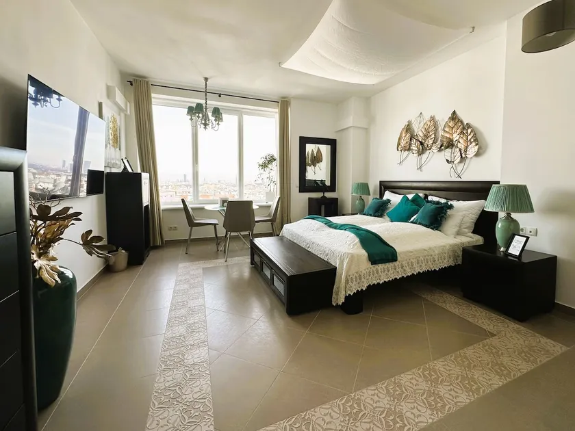 Stylish, panoramic view, top amenities, roof terrace - Image 1