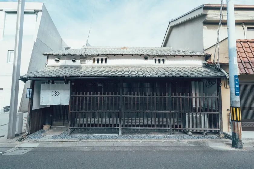 Mokushuku Tanaka Residence - Image 1