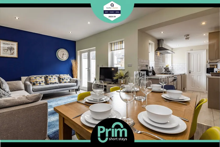4BR in Beeston with Convenient City Centre Access - Image 1