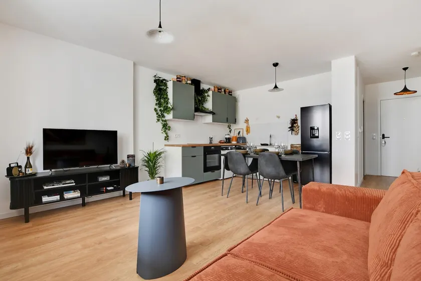 Charming Apartment in Saint-Ouen - GetHosted - Image 1