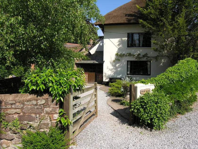 The West Wing - sleeps 14, indoor pool etc - Image 1