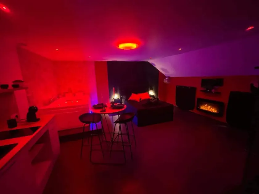Love room - Image 1