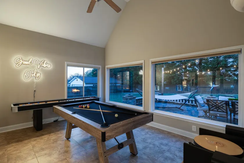 Central Location; Spacious; Game room & Sleeps 12! - Image 1