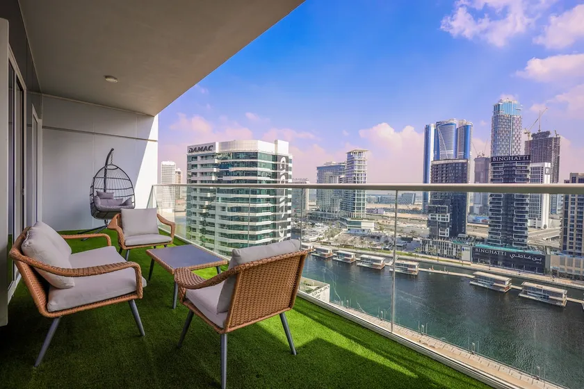 Spectacular 2BR Canal Views - Image 1