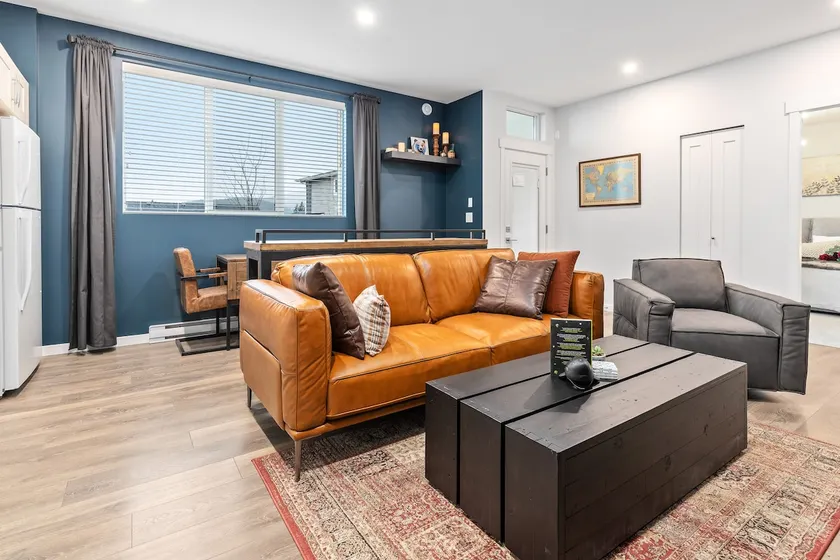 2 Bedroom Suite with Oled TV - Image 1