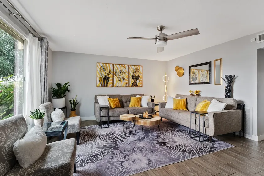 Artsy Townhouse w/ Billiards & King En Suite - Image 1