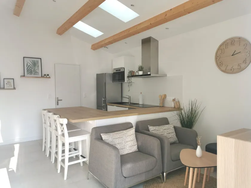 Charming air-conditioned cottage with patio - Image 1