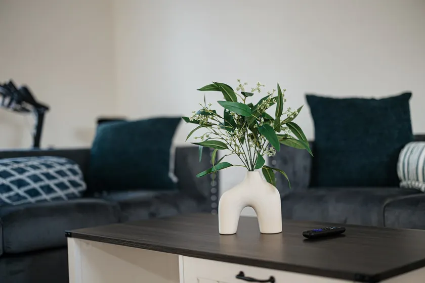 25% OFF: Spacious 4 bedroom-Pet Friendly-Fenced - Image 1