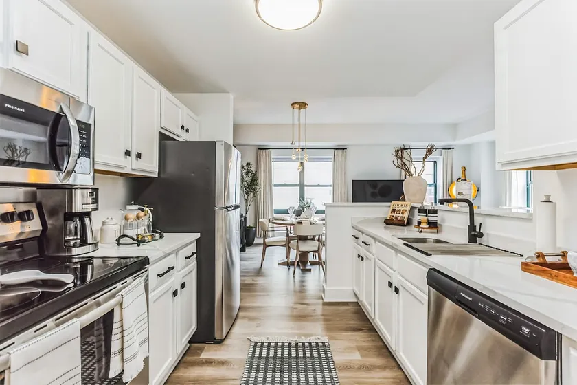 Luxurious 1BR Downtown Stamford - Image 1