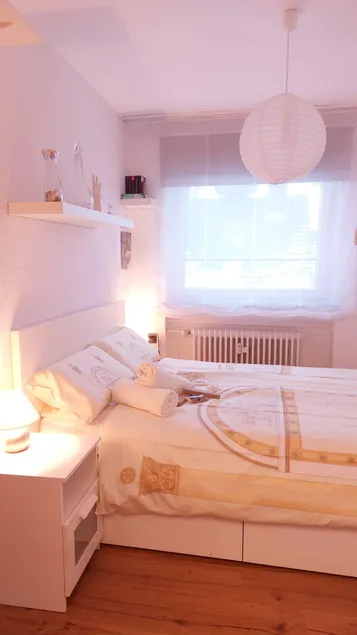 Bright, cozy oasis with parking in the Südviertel - Image 1