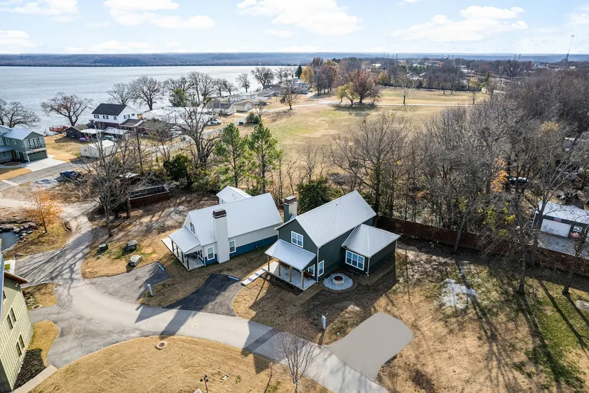 Lake View Family Retreat - Arcade • Fire Pit • BBQ - Image 1
