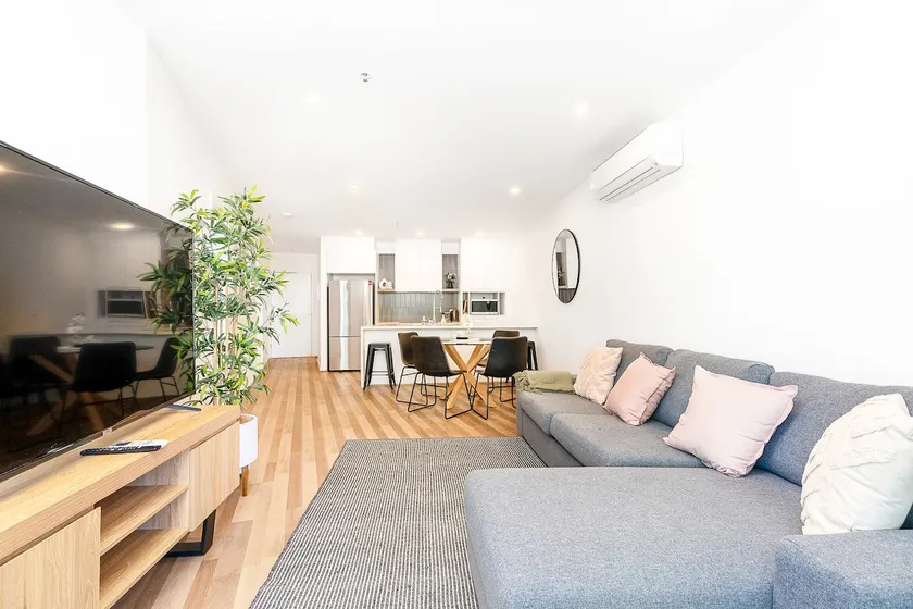 Gungahlin Oasis: Pool, Pizza Oven+Private Balcony - Image 1