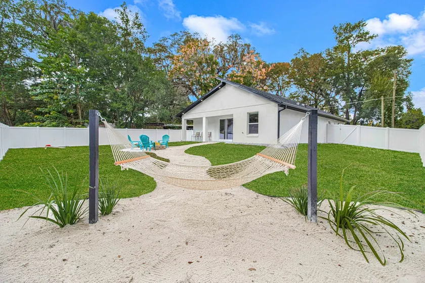 Santos Trails | FL Horsepark | Arcade | Firepit - Image 1