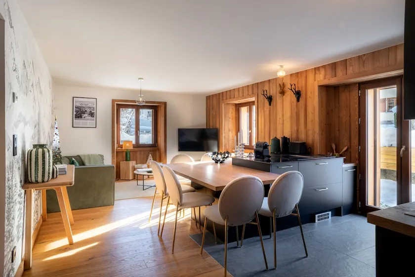 Beautiful 2 bedroom apartment in the heart of Megève - Image 1