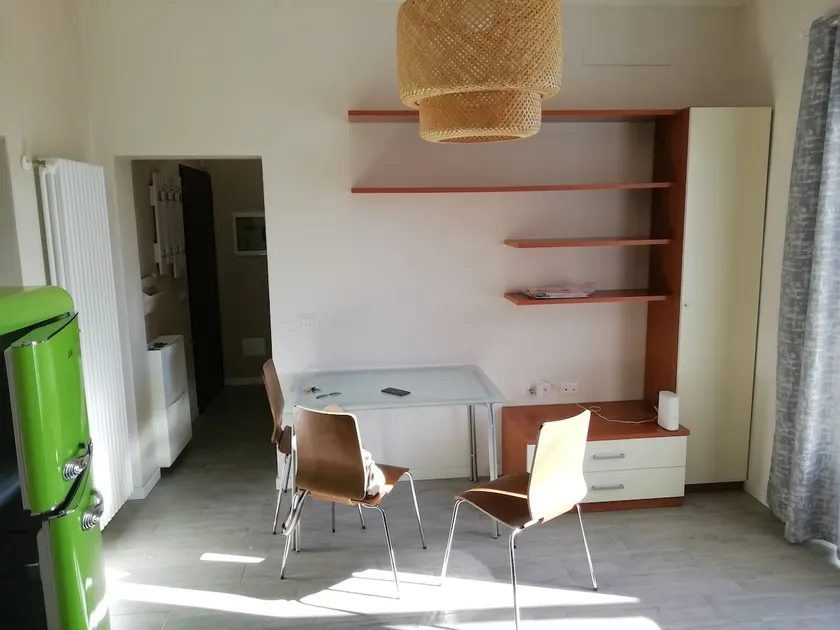 Delightful three-room apartment in Lodi city - Image 1